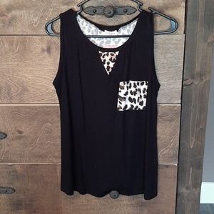 Black/leopard tank